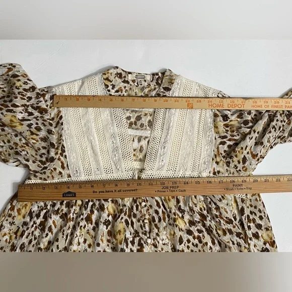 Gimmicks The Buckle Pieced Woven Lace Blouse Women’s size Small - Picture 7 of 16